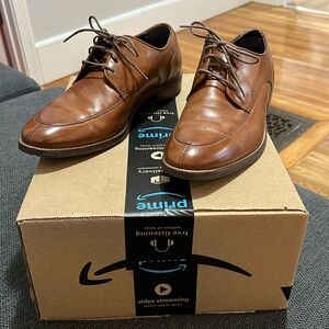Perfect Condition Cole Han Dress Shoes. Oxford style, brown, size 9.5